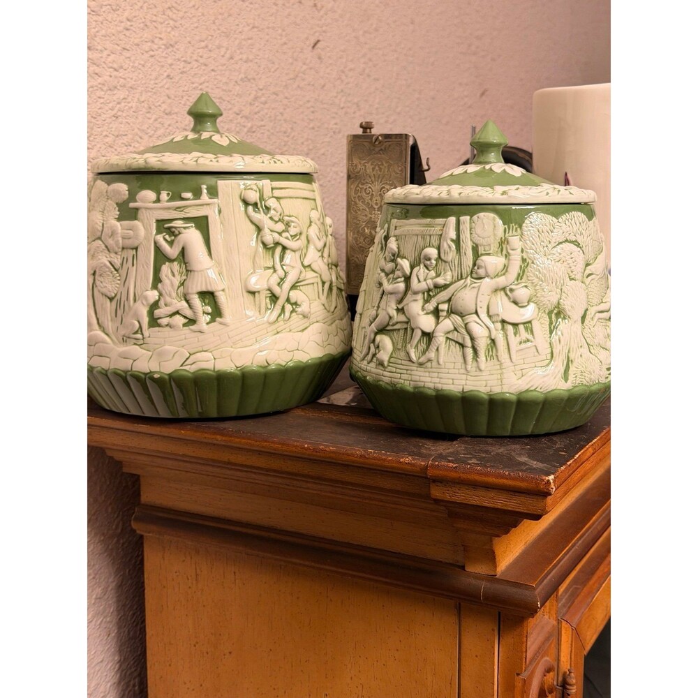 Green / cream vintage cookie jars Set of 2